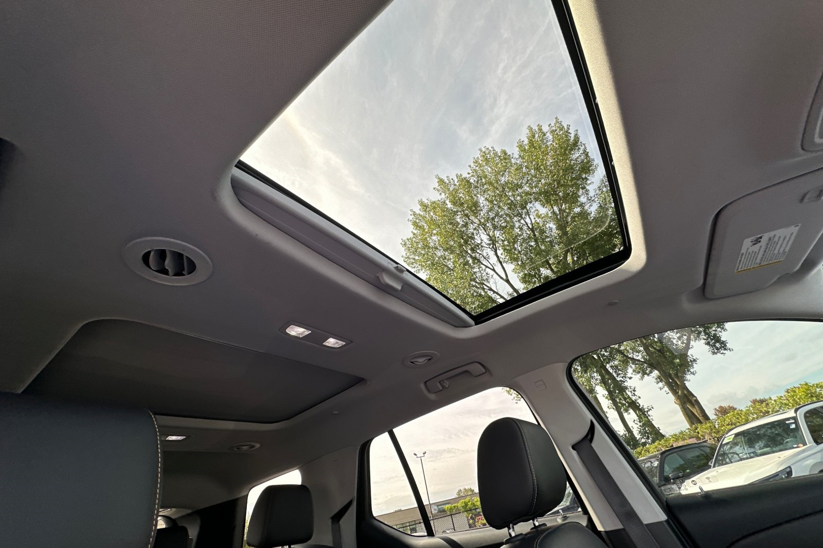 2020 Chevrolet Traverse Premier photo 19