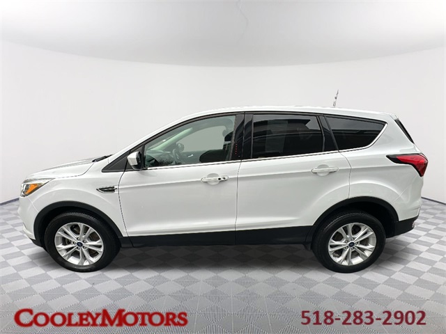 2019 Ford Escape SE's photo