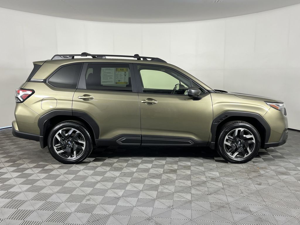 2025 Subaru Forester Limited photo 4