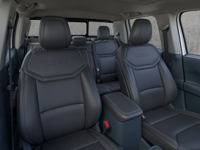 2025 Ford Maverick photo 2