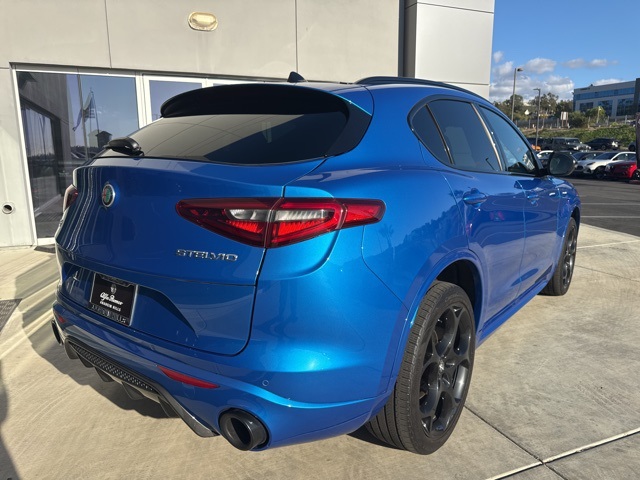 2022 Alfa Romeo Stelvio Ti Sport photo 7