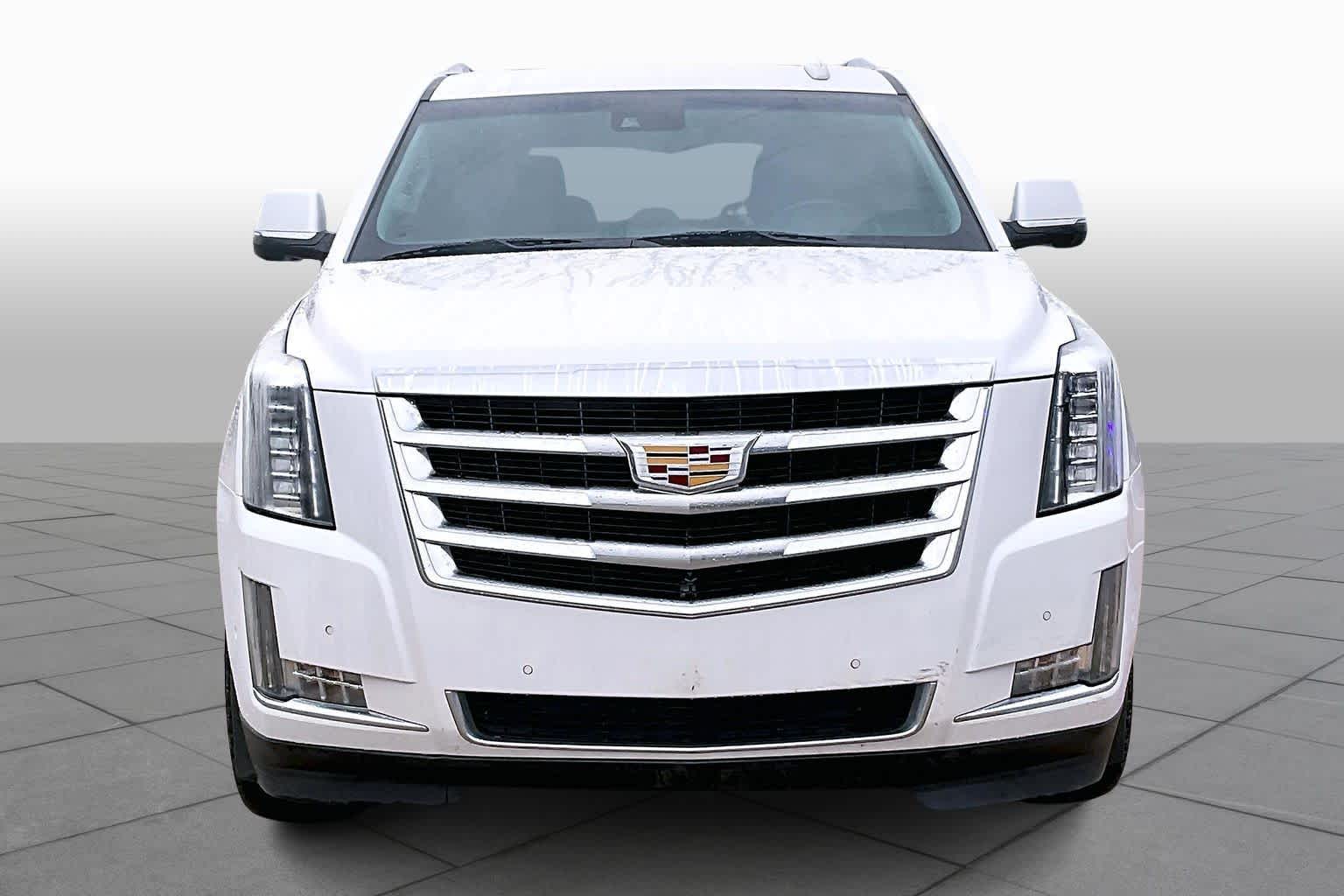 2019 Cadillac Escalade Luxury photo 3