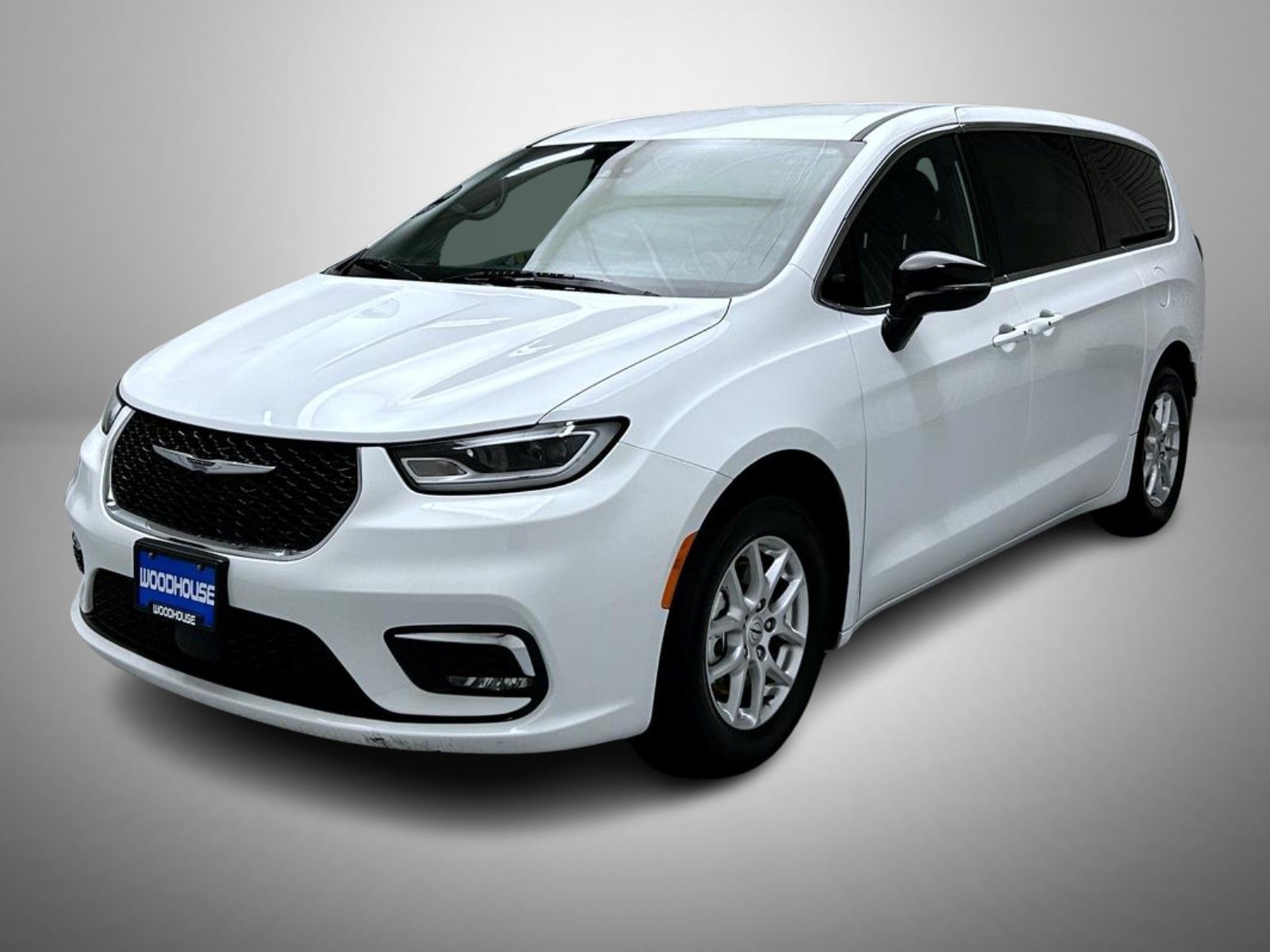 2025 Chrysler Pacifica Select's photo