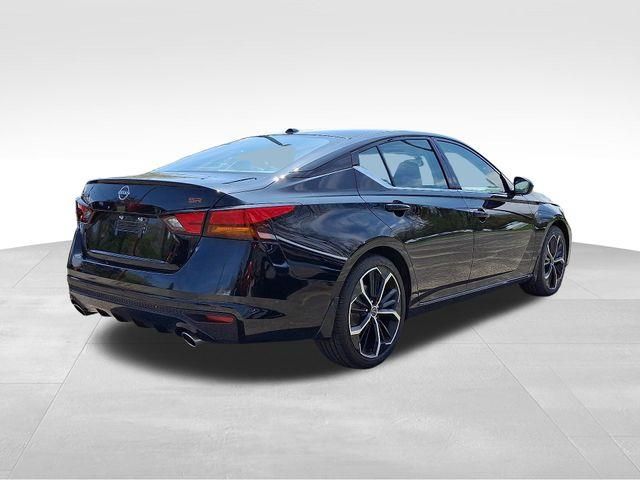 2024 Nissan Altima 2.5 SR photo 2