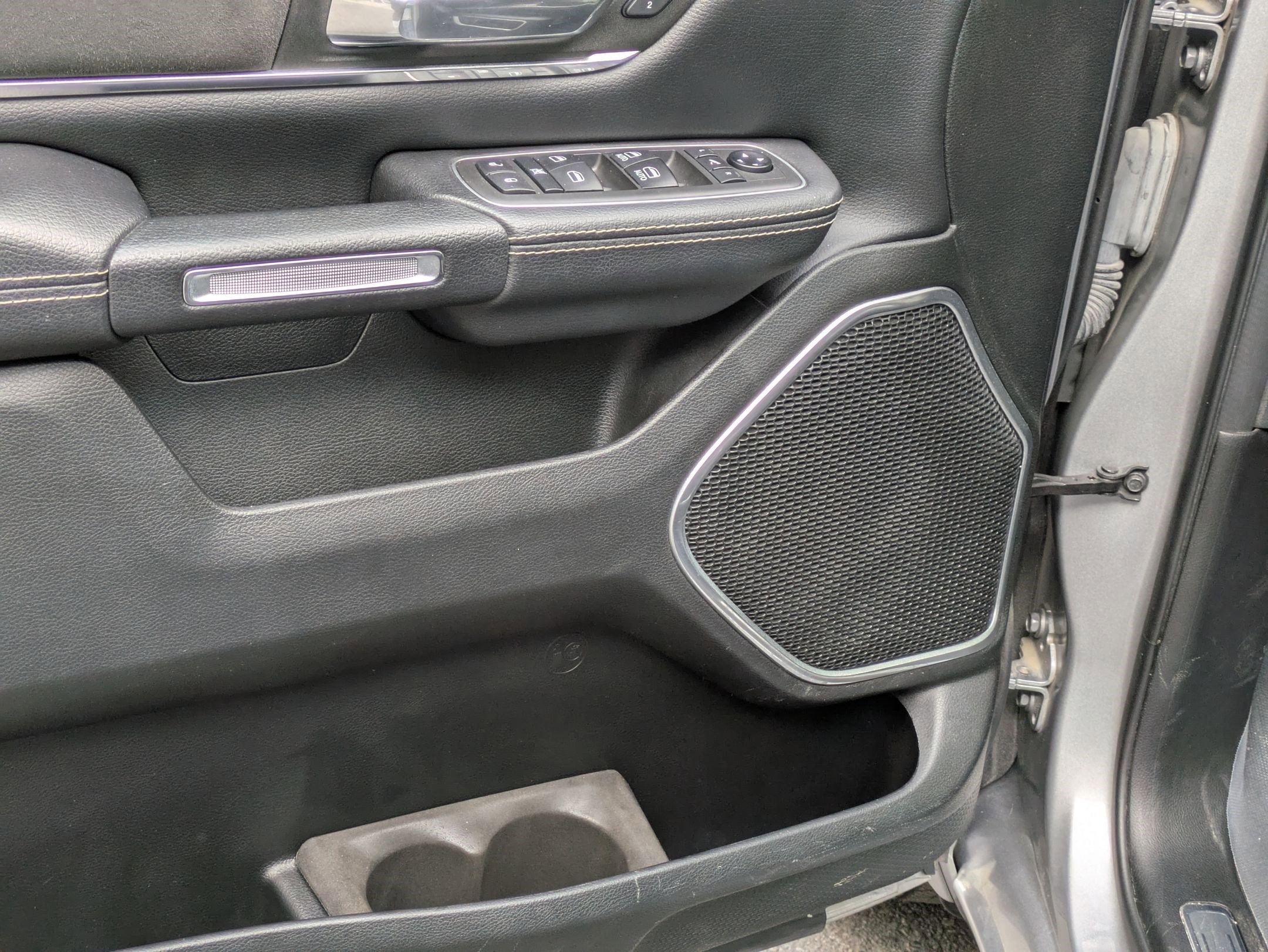 2021 Ram 1500 Laramie photo 12