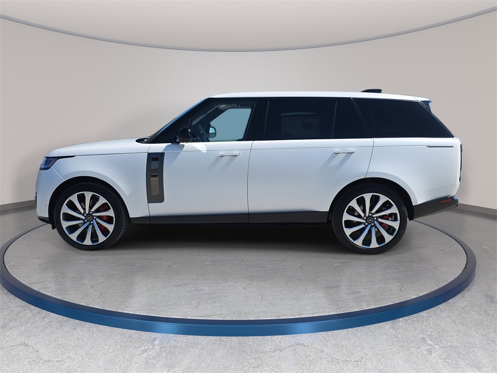 2025 Land Rover Range Rover SV photo 6