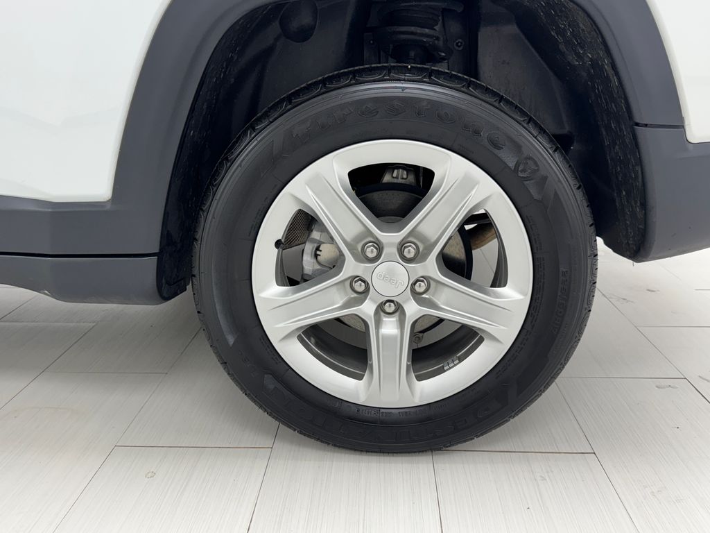 2024 Jeep Compass Latitude photo 31