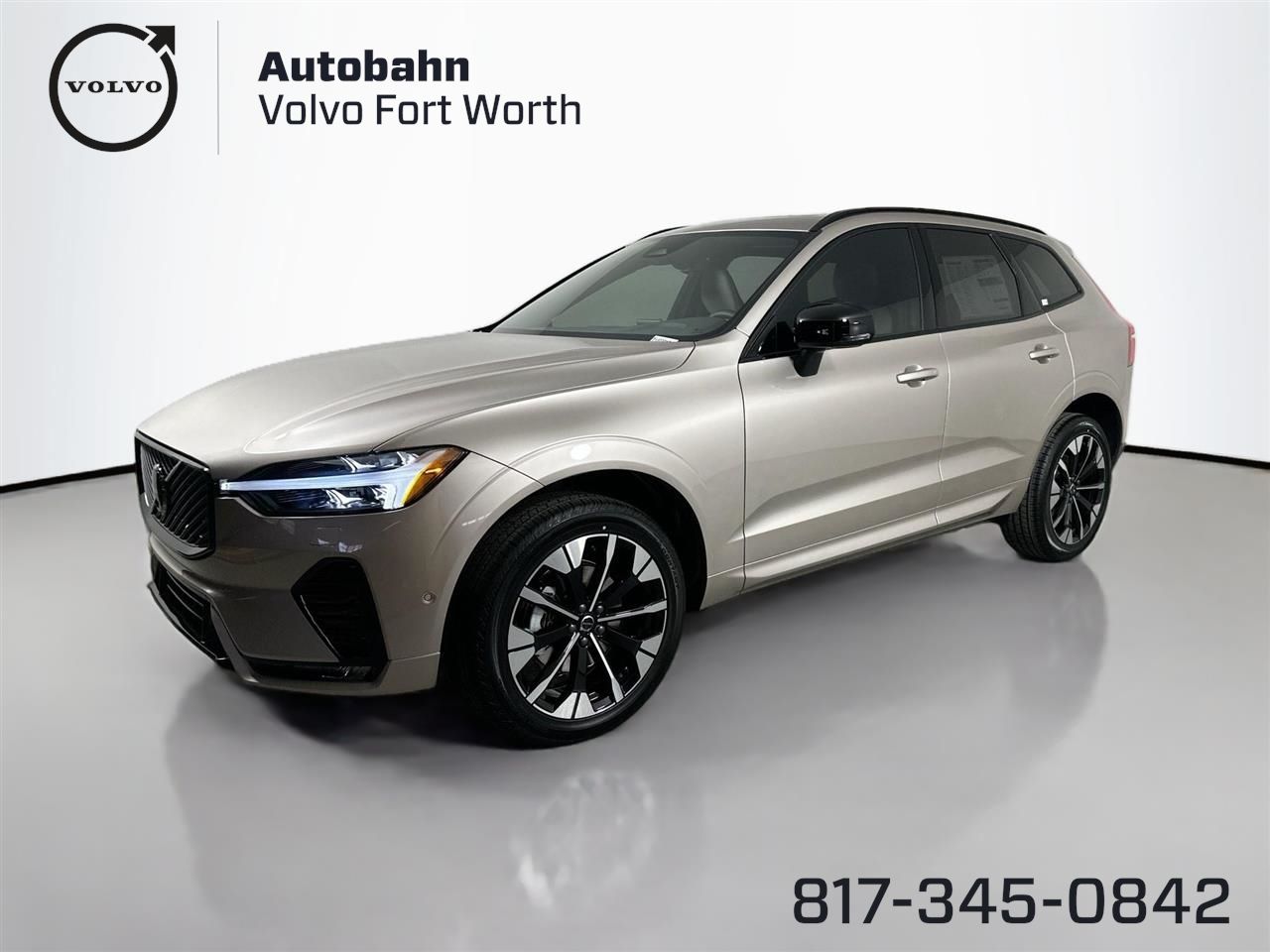 2026 Volvo XC60 Plus's photo