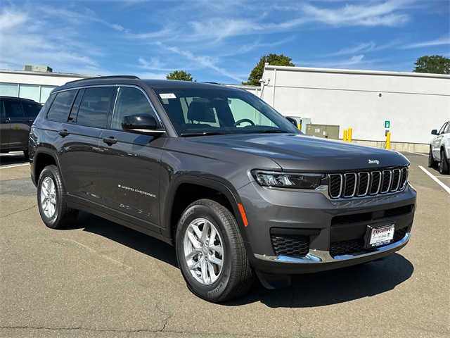2025 Jeep Grand Cherokee Laredo photo 5