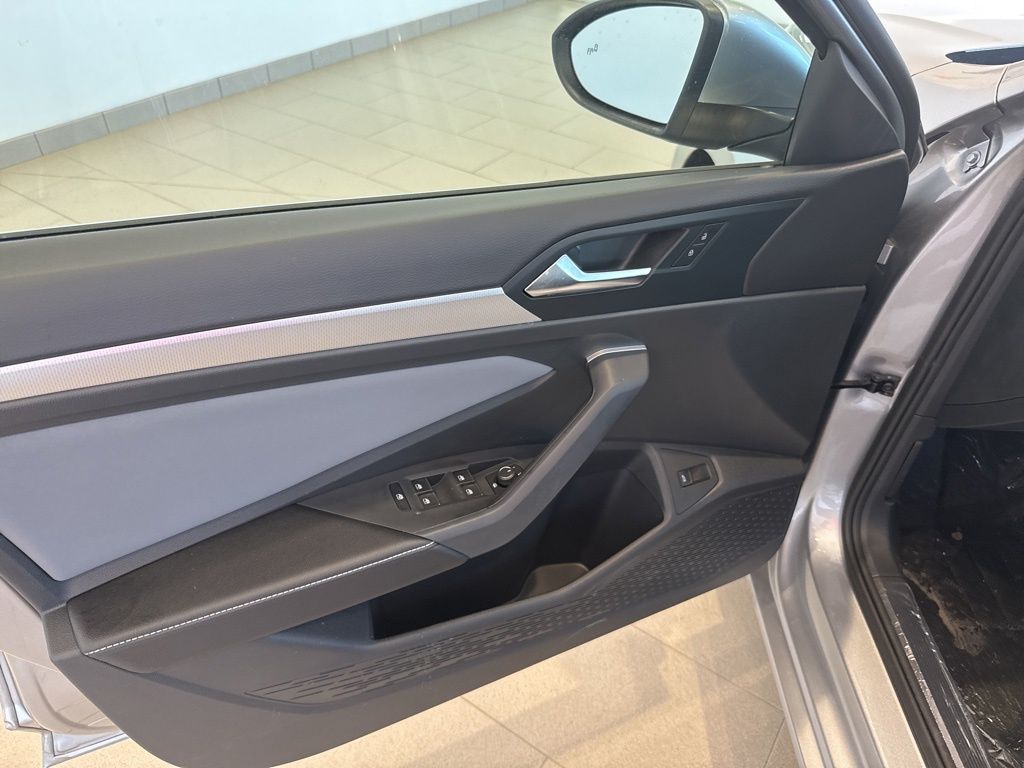 2025 Volkswagen Jetta 1.5T SE photo 9