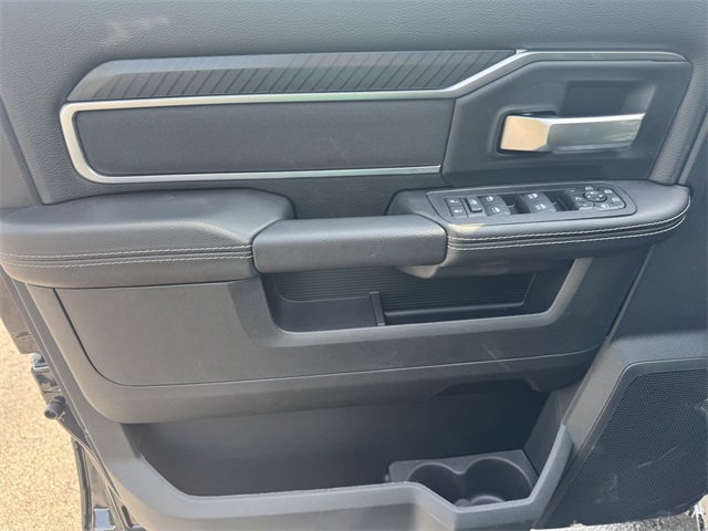 2025 Ram 2500 Big Horn photo 18