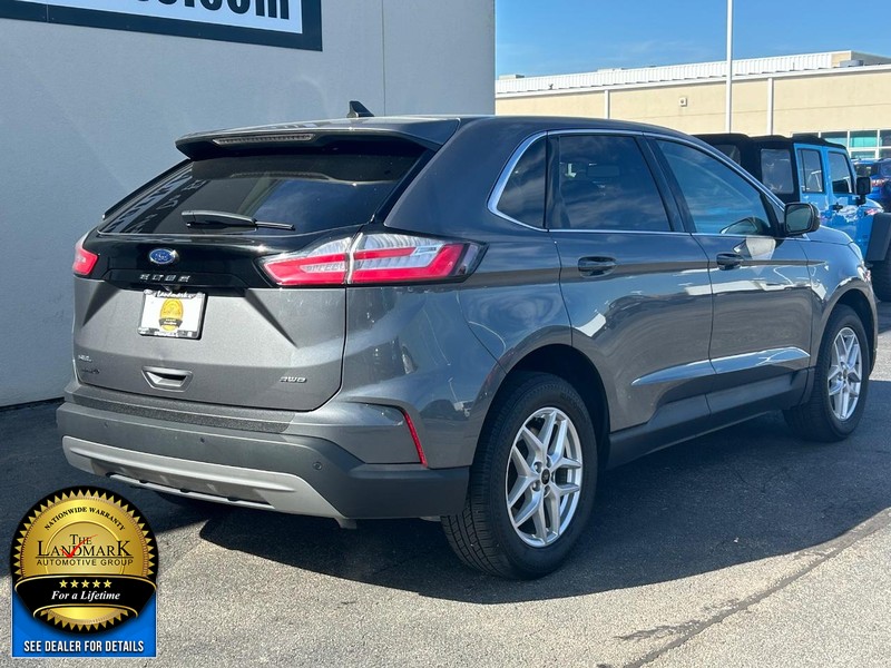 2023 Ford Edge SEL photo 3