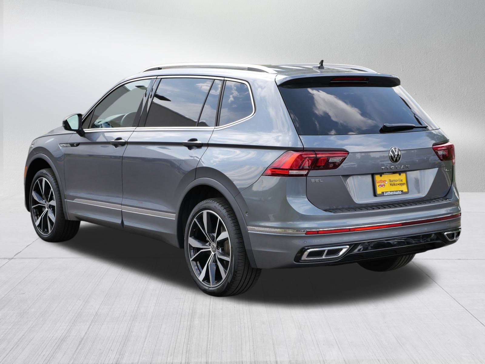 2022 Volkswagen Tiguan SEL Premium R-Line photo 5