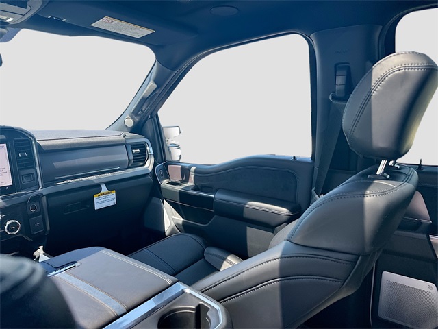 2026 Ford F-250 Platinum photo 4