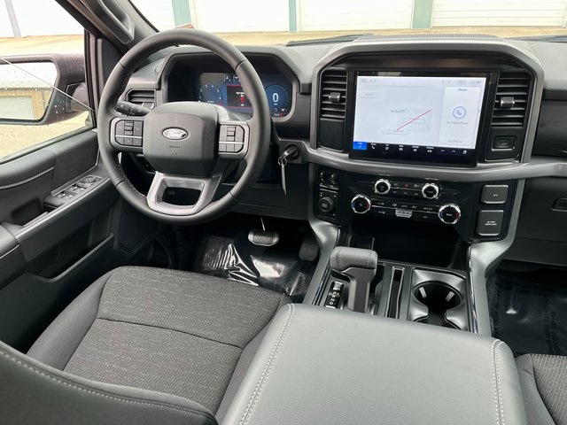 2025 Ford F-150 XLT photo 16
