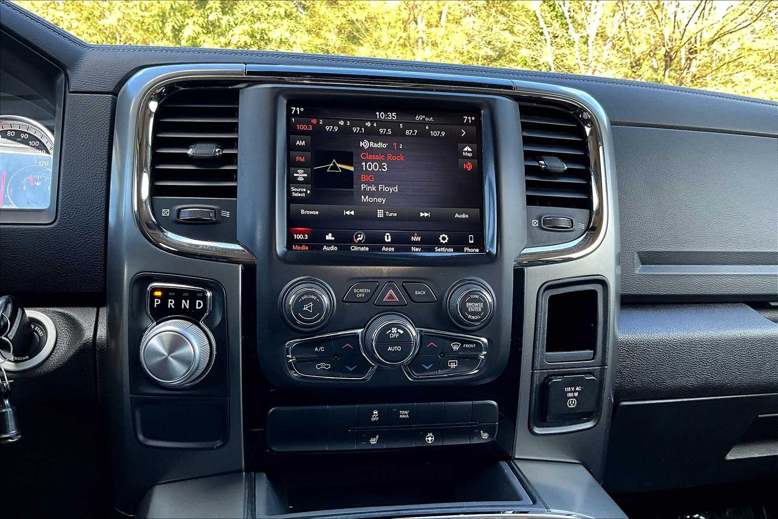 2018 Ram 1500 Sport photo 31
