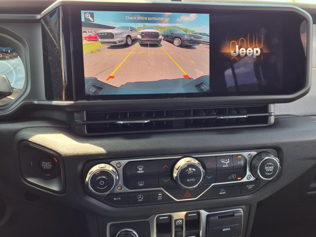 2025 Jeep Gladiator Willys photo 8