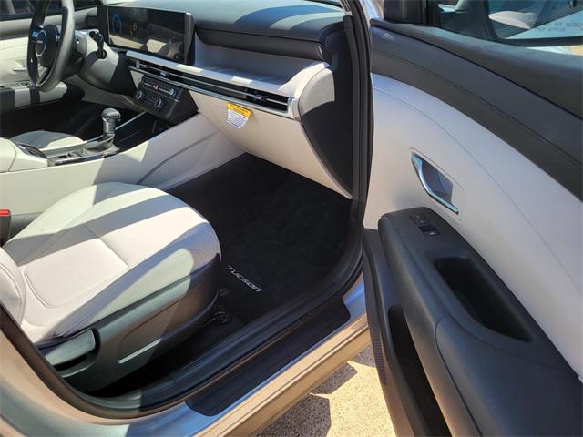 2025 Hyundai Tucson SE photo 6