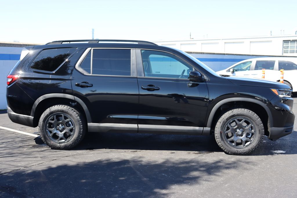 2025 Honda Pilot TrailSport photo 6