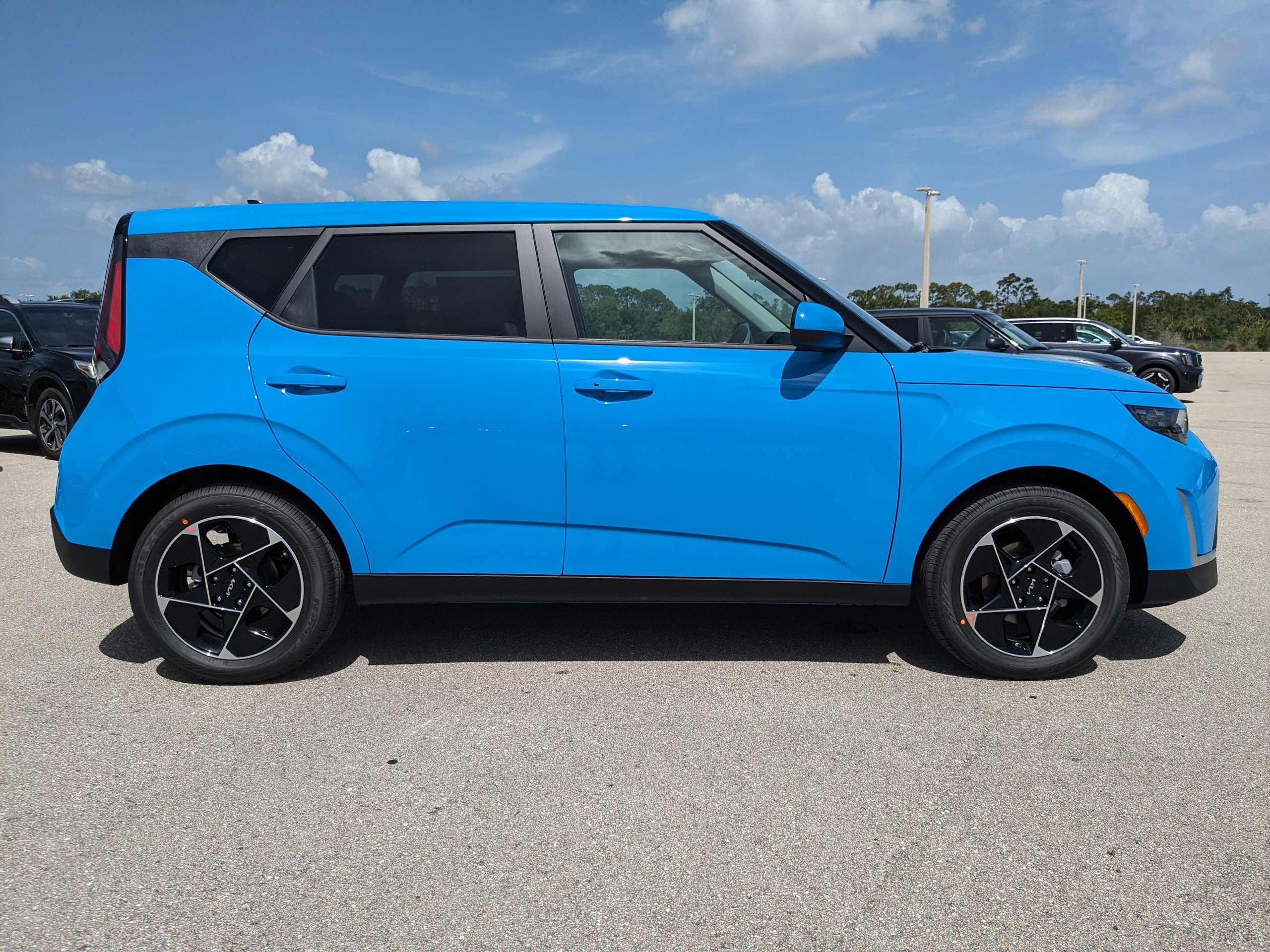 2025 Kia Soul EX photo 4