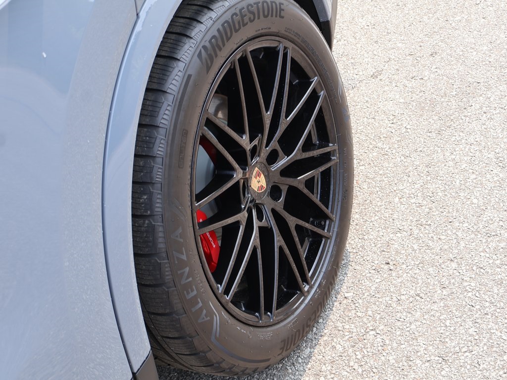 2025 Porsche Cayenne Coupe S photo 35