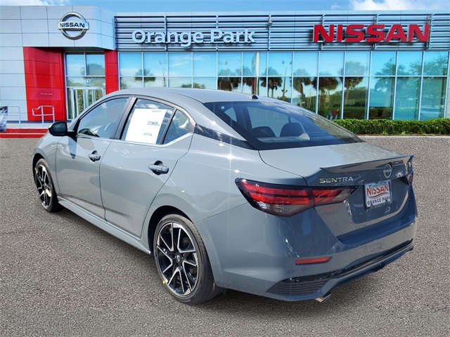 2025 Nissan Sentra SR photo 3