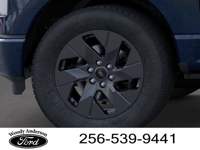 2025 Ford F-150 Lightning photo 18