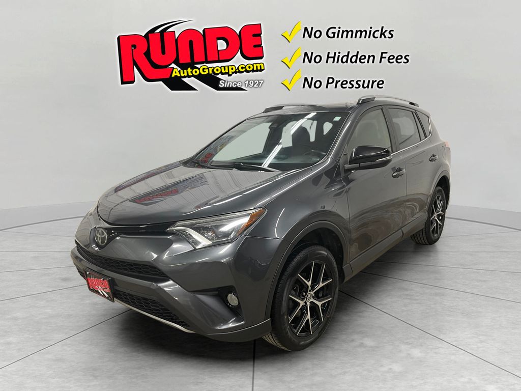 2017 Toyota RAV4 SE's photo