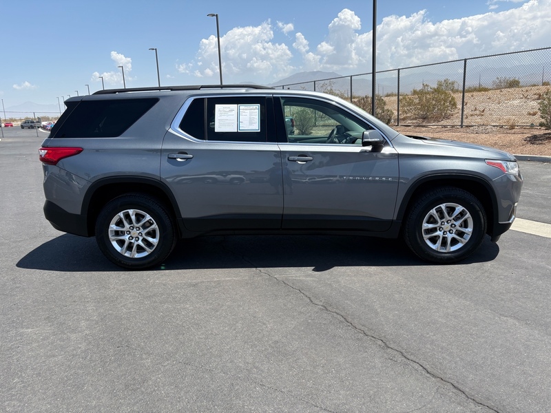 Used 2020 Chevrolet Traverse 1LT with VIN 1GNERGKW5LJ169877 for sale in Pahrump, NV