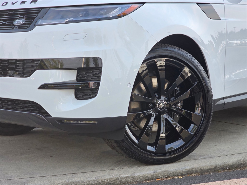 2025 Land Rover Range Rover Sport SE photo 2