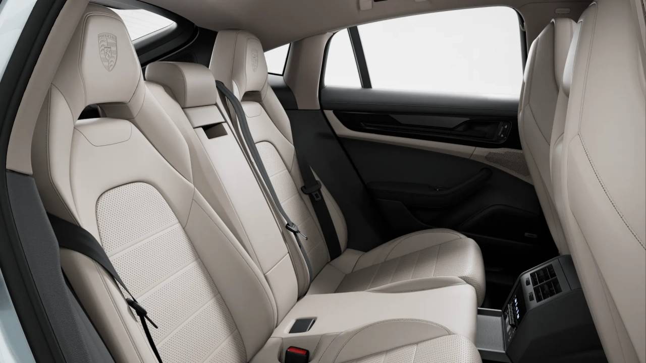 2026 Porsche Panamera 4 photo 11