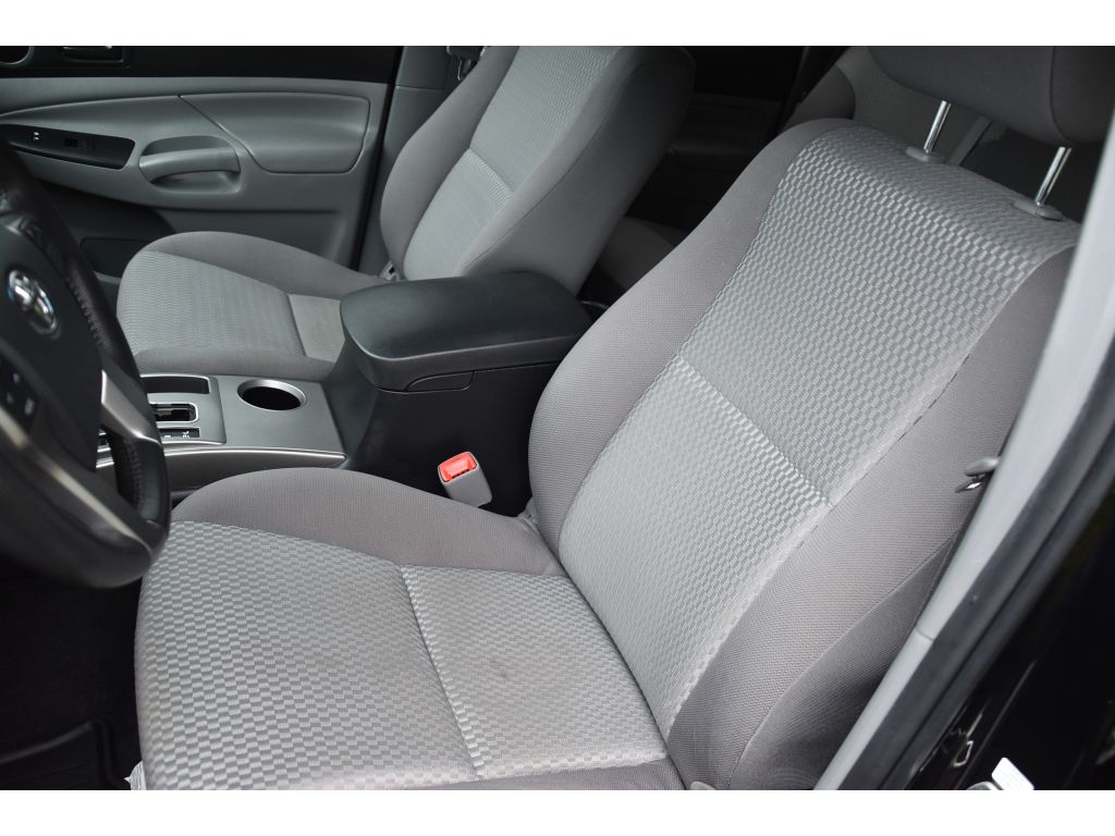 2013 Toyota Tacoma Base V6 4x4 photo 13