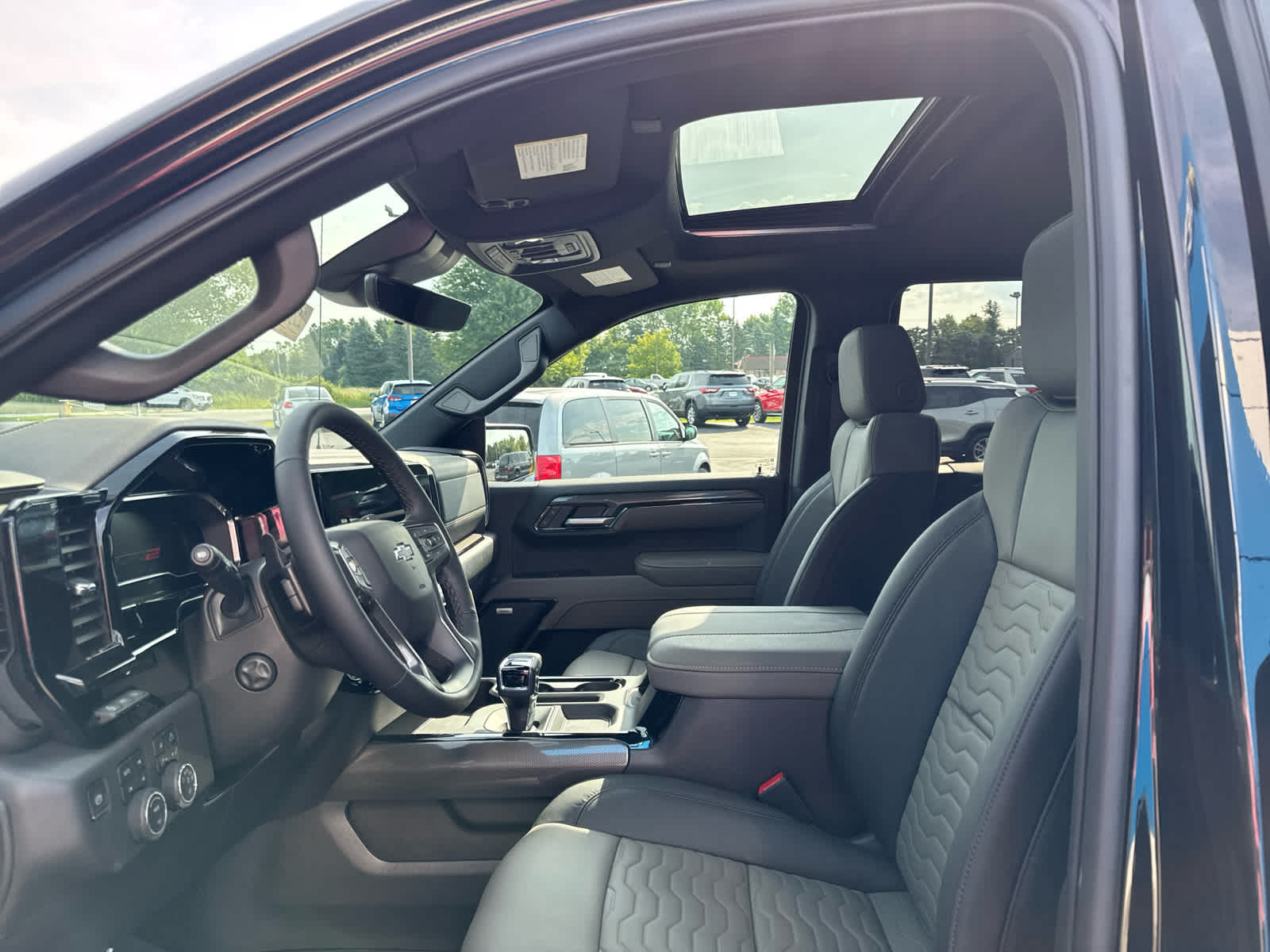 2025 Chevrolet Silverado 1500 ZR2 photo 17