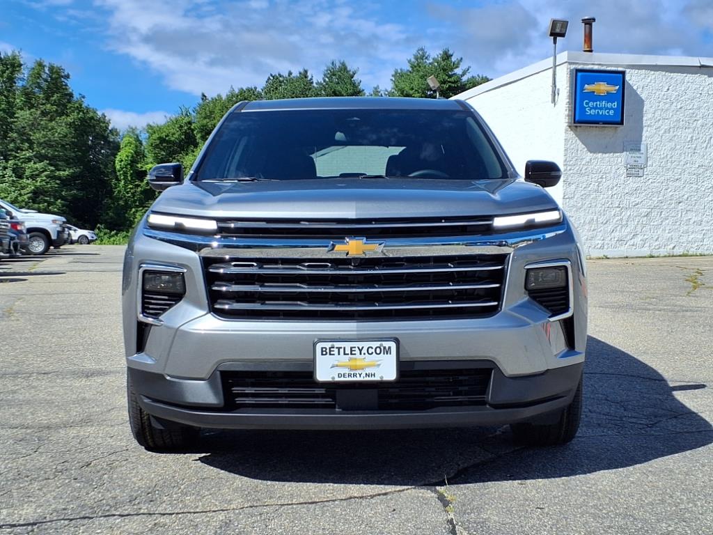 2025 Chevrolet Traverse photo 9