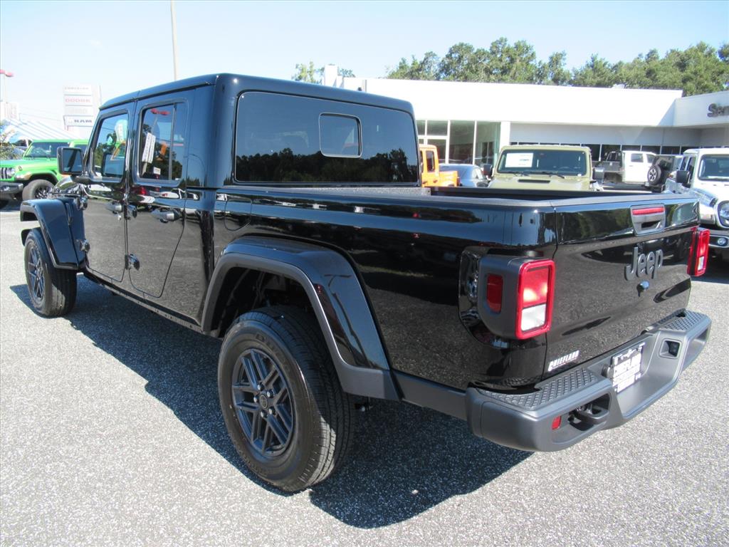 2025 Jeep Gladiator Sport S photo 4