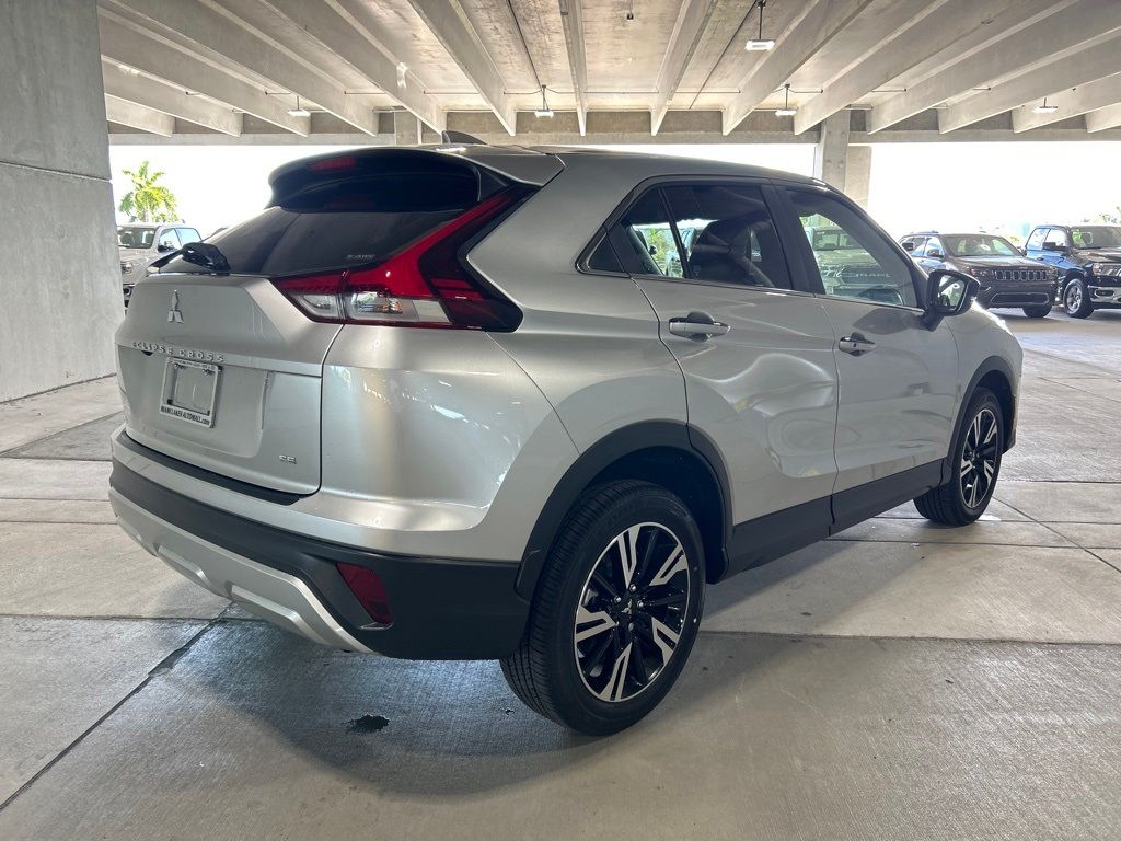2024 Mitsubishi Eclipse Cross SE photo 4