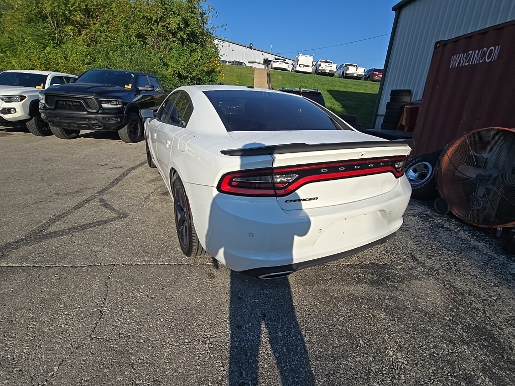 2019 Dodge Charger SXT photo 5