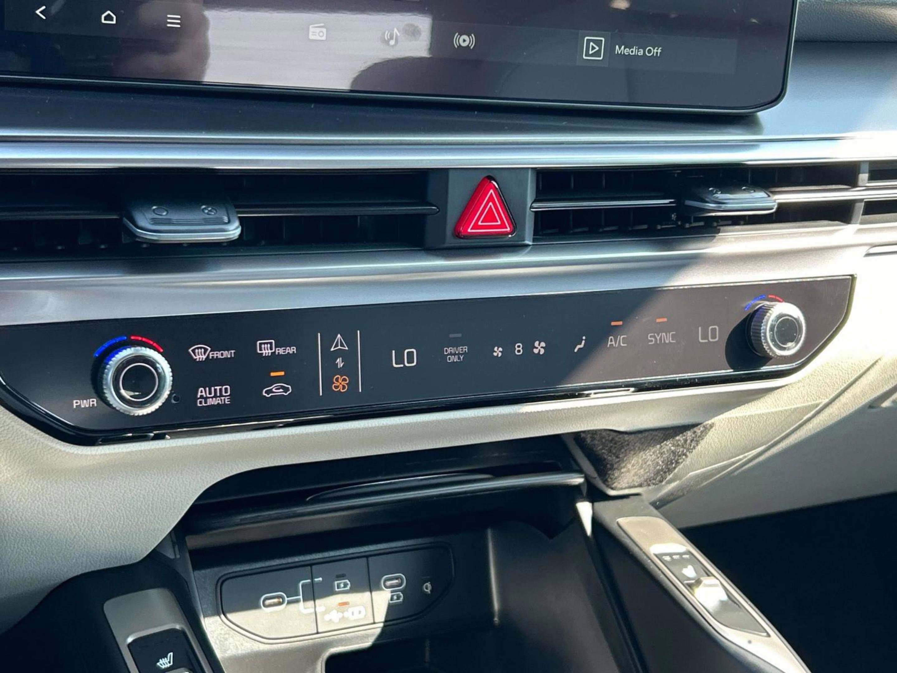 2025 Kia Sorento Hybrid EX photo 28