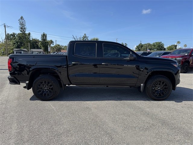 2025 Chevrolet Colorado LT photo 2