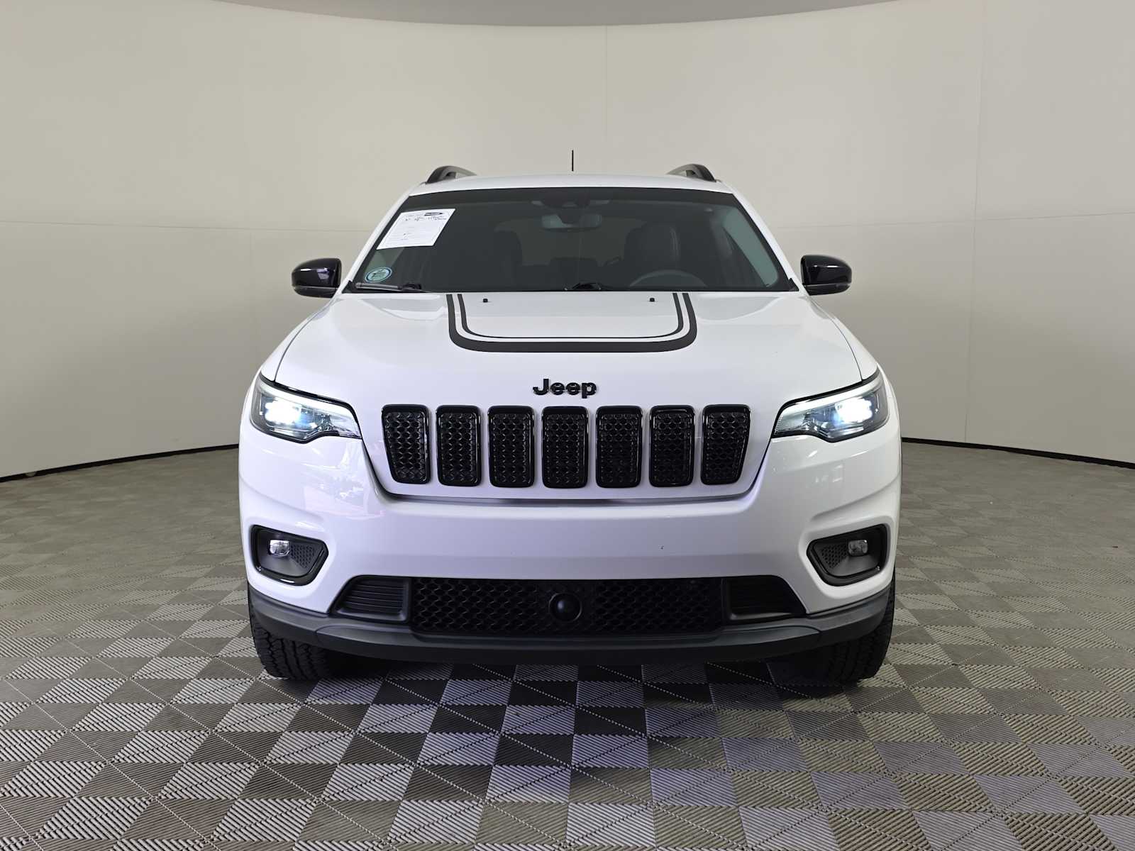 2022 Jeep Cherokee X photo 2