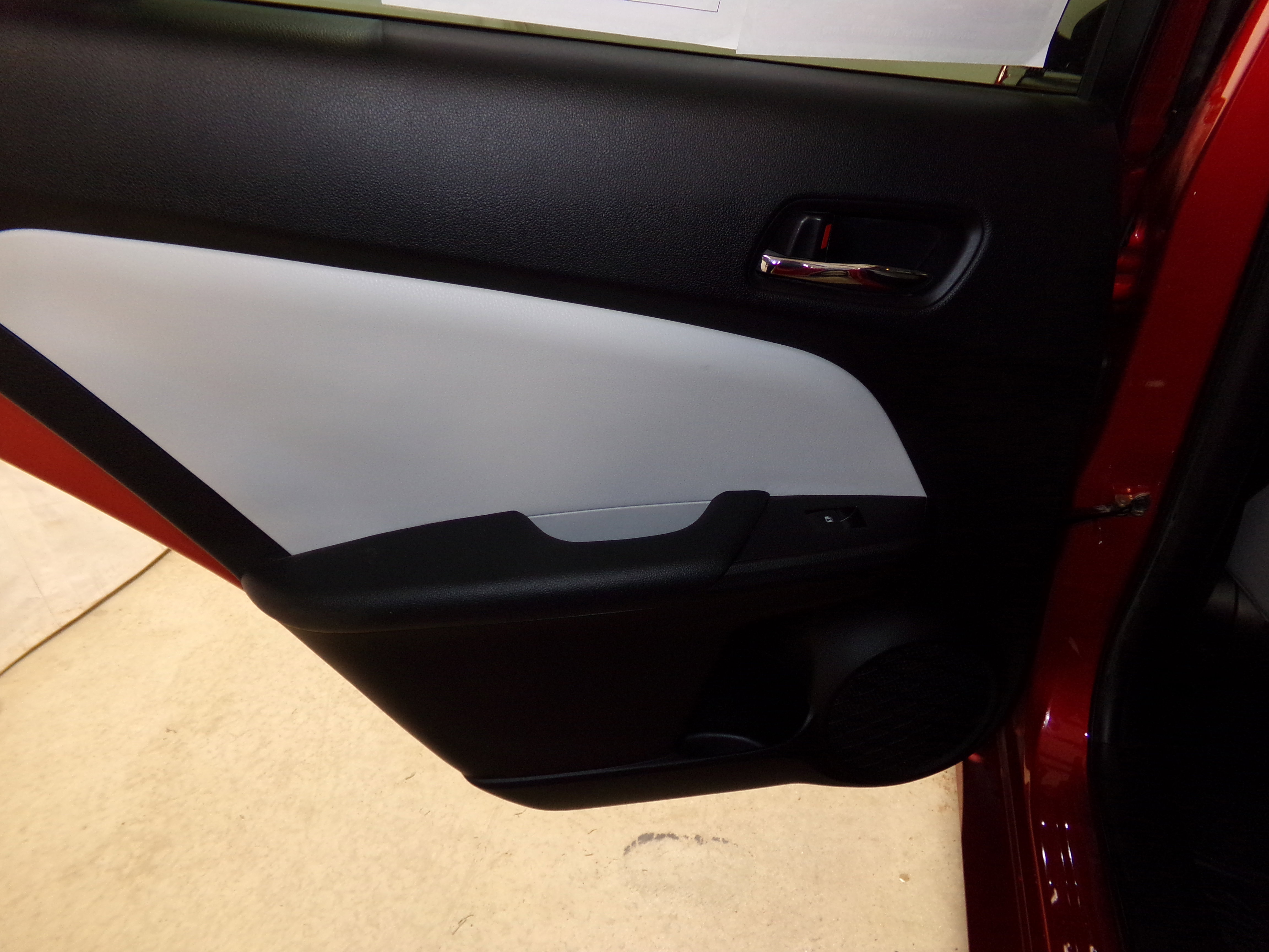 2018 Toyota Prius Two photo 9