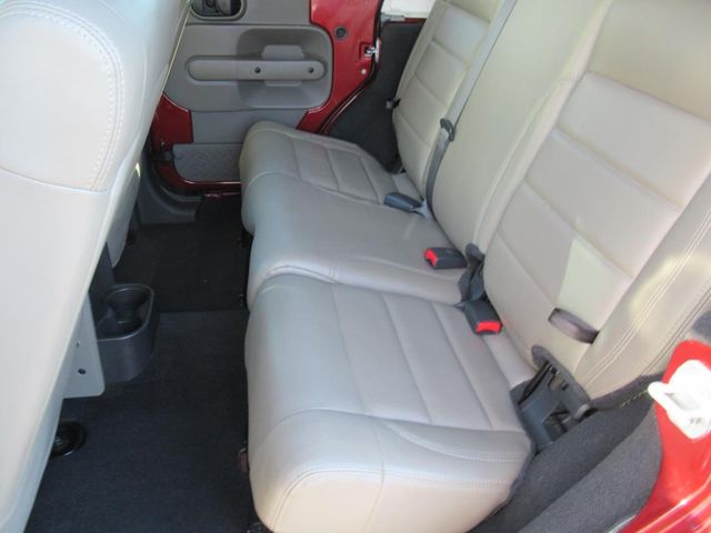 2009 Jeep Wrangler Unlimited Sahara photo 19