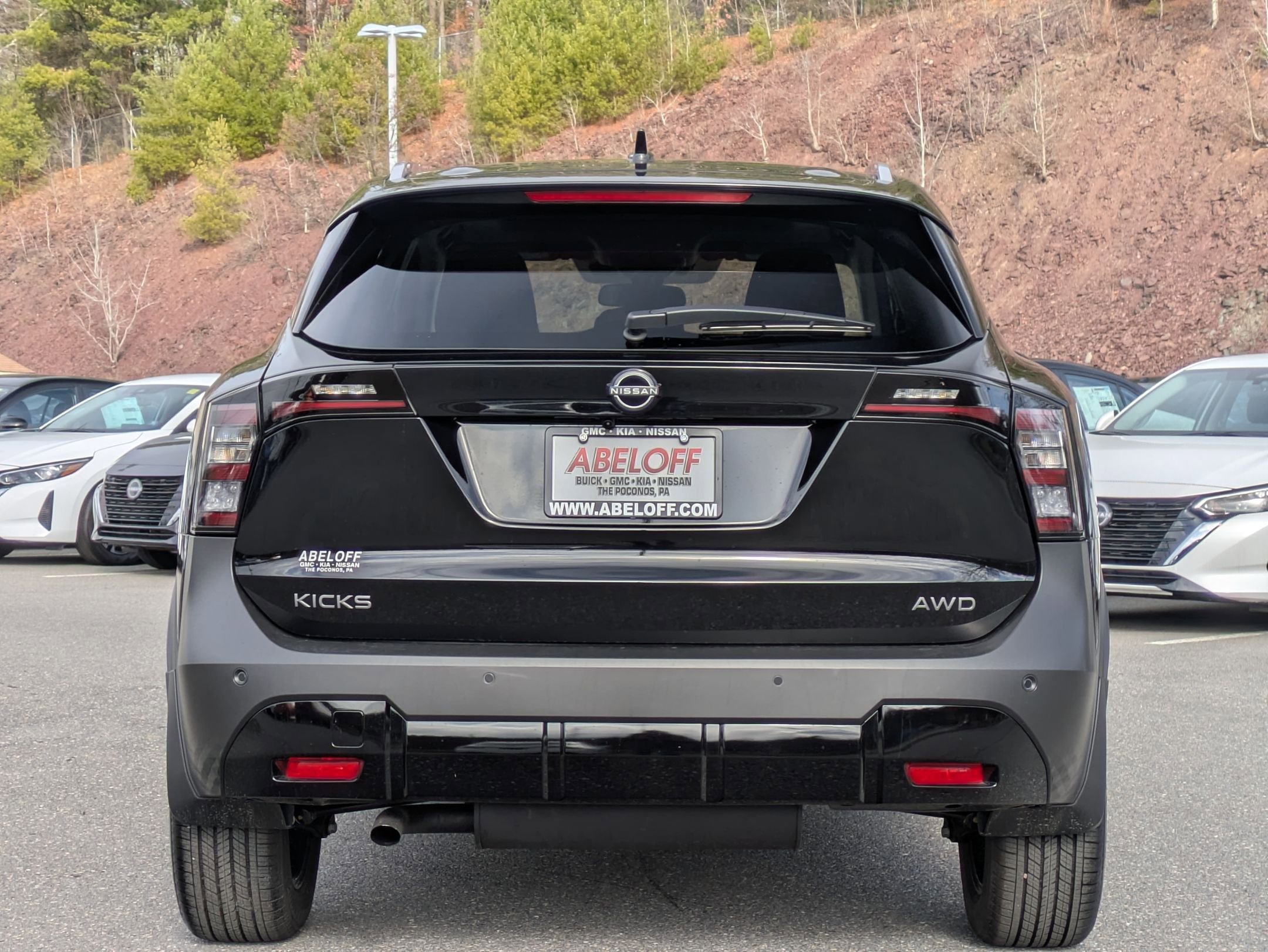 2026 Nissan Kicks SV photo 2