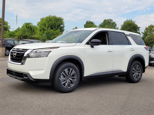 2025 Nissan Pathfinder S photo 3