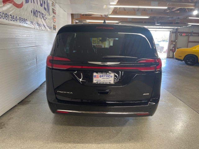 2026 Chrysler Pacifica photo 4