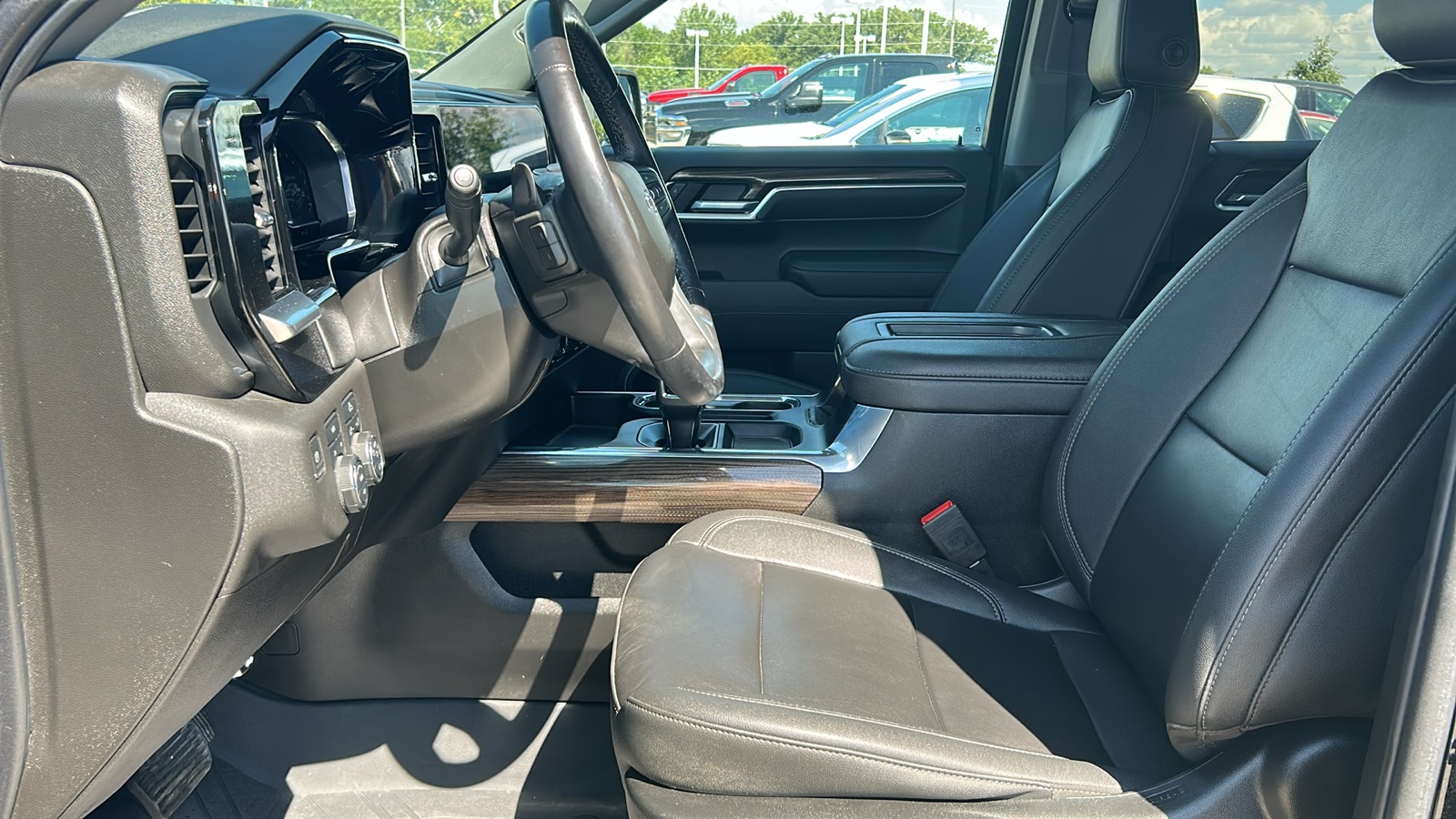 2022 Chevrolet Silverado 1500 RST photo 10