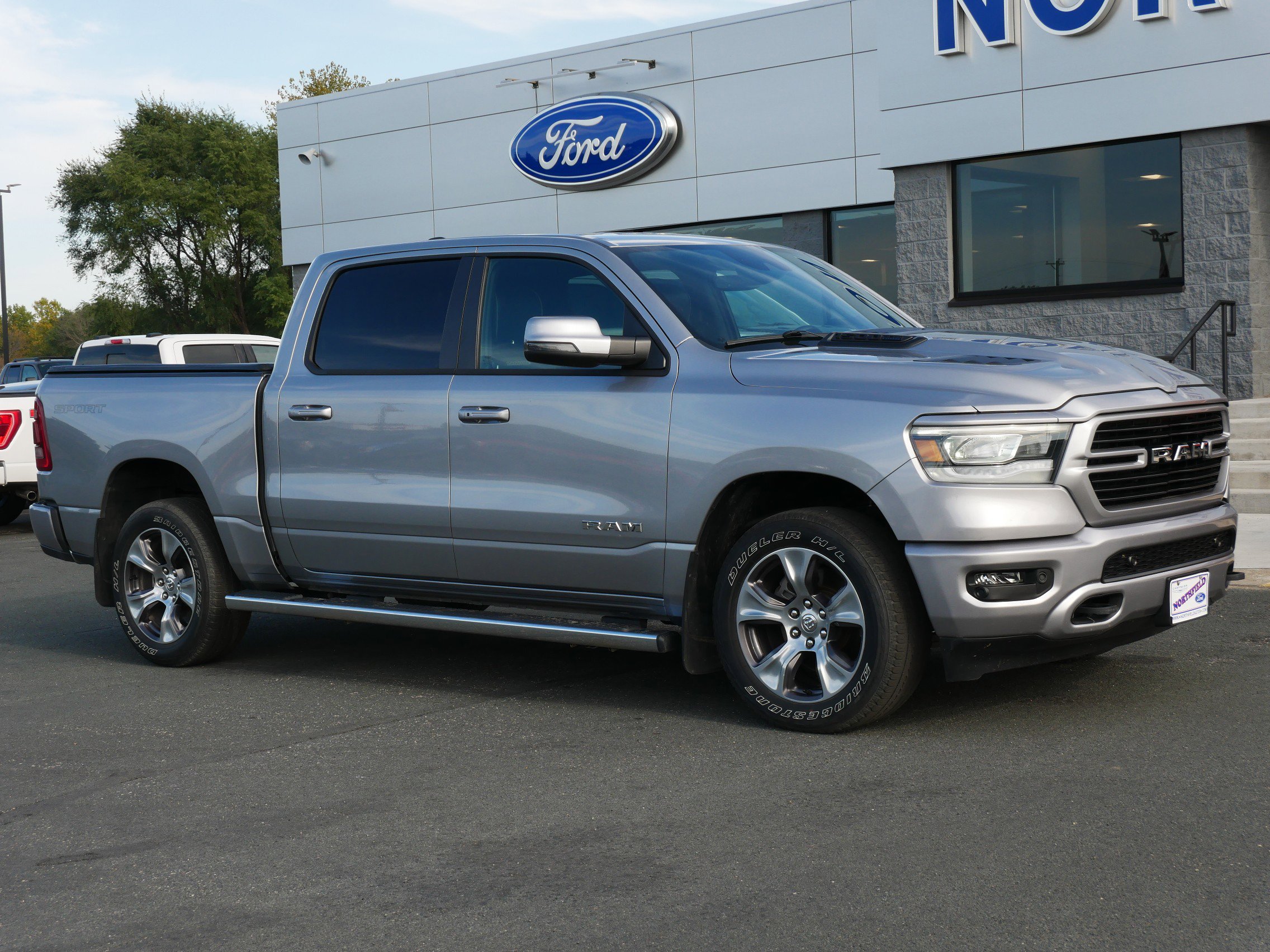 2023 Ram 1500 Laramie photo 2