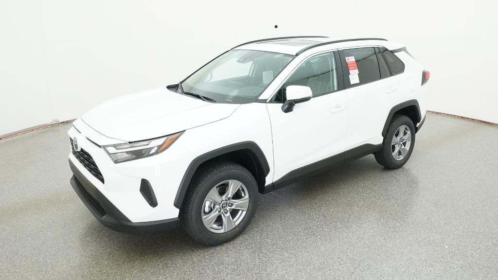 2025 Toyota RAV4 XLE's photo