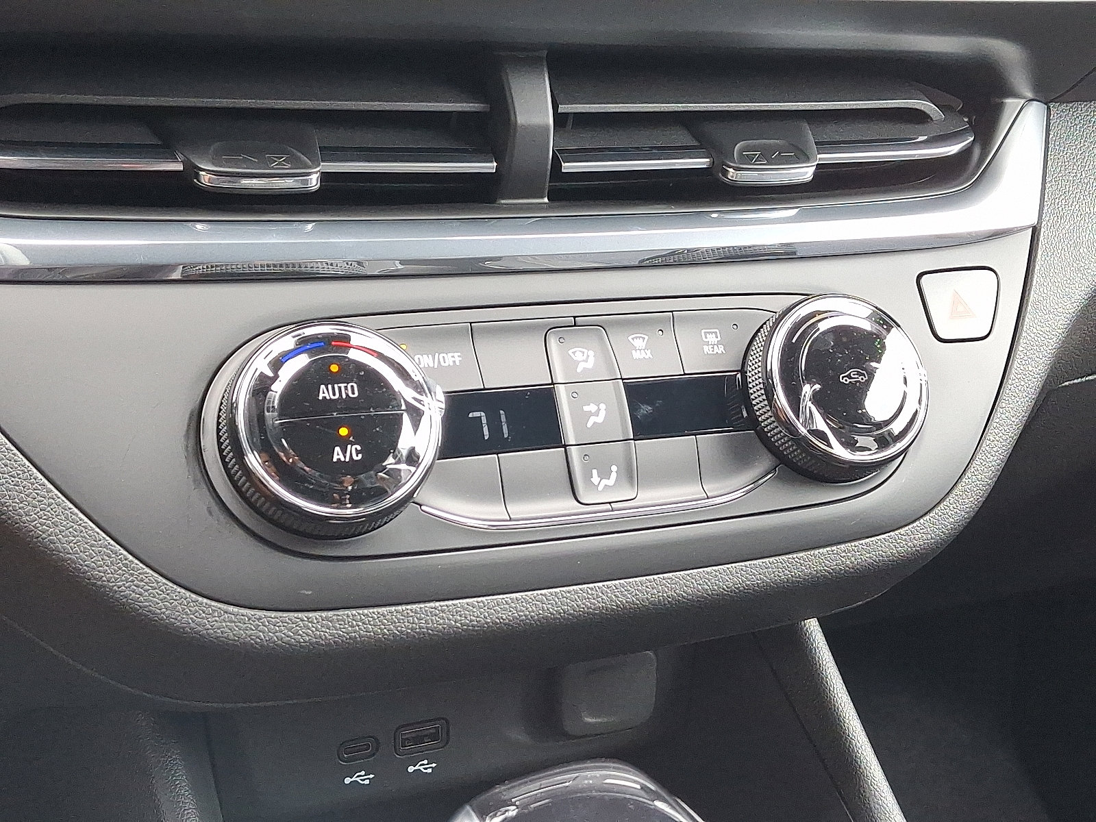 2026 Buick Envista Preferred photo 10