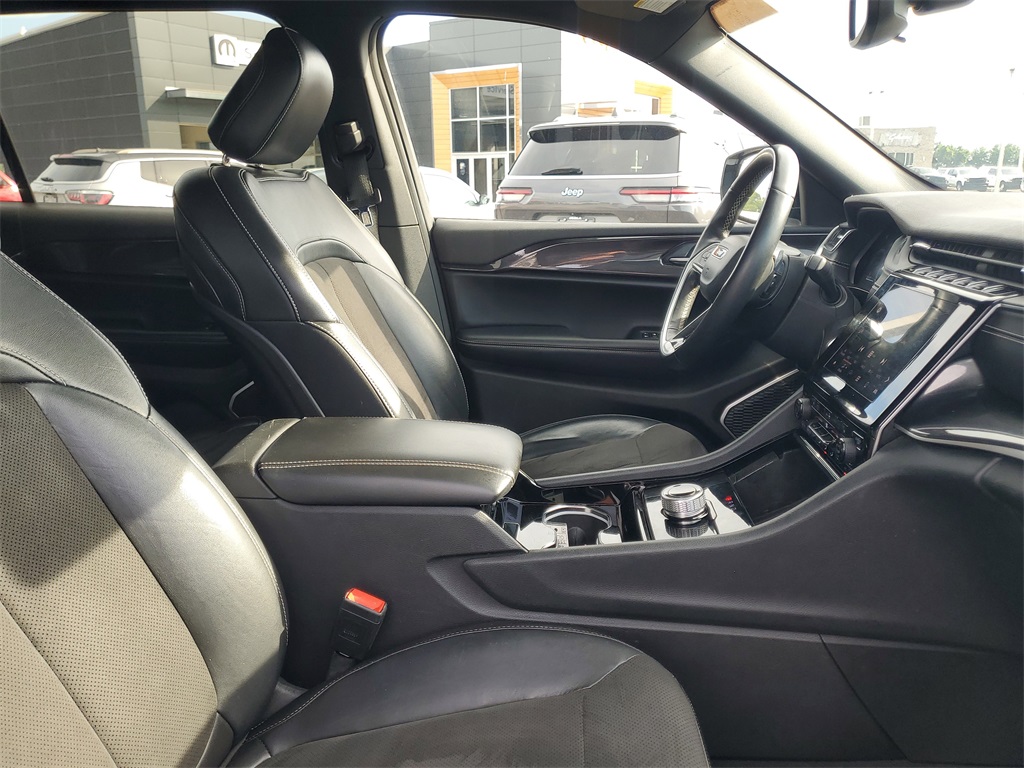 2022 Jeep Grand Cherokee Altitude photo 33